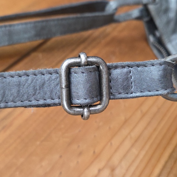 Latico NJ USA silver/gray purse With Doubled/adjustable Strap. main image 6